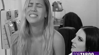 Отчаявшись стать мамой, ЖЕНА трахнута несколькими ебарями - порно видео