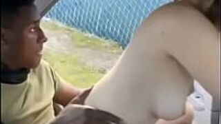 Секс-бум в машине - порно видео