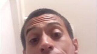 Первый раз поедаю свою сперму - порно видео