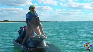 Каникулы походят на - порно видео