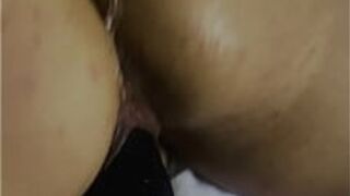 ТГИФ!!! Она мастурбирует большим черным дилдо - порно видео