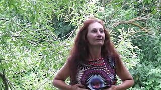 Осенние листья - порно видео