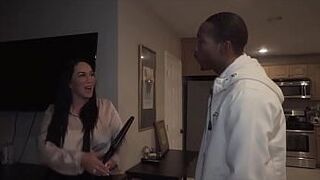 Королева-мошенница трахнула хозяйку дома, будучи хорошей шлюхой - порно видео