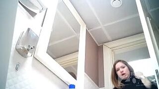 клетчатая юбка на девушке - порно видео