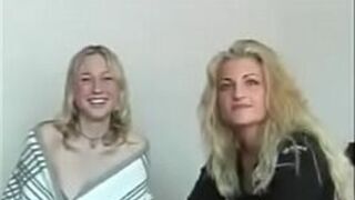 Чешская грудастая блондинка - порно видео