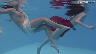 Анастасия Оушен и Марфа голые под водой - порно видео