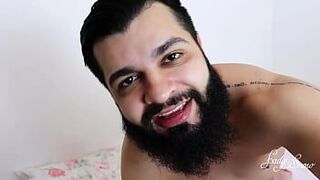 Трахаю задницу лучшей подруги моей жены на ее глазах, ей нравится быть рогоносцем - порно видео