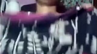 Индийский огромный сиськи тетя удаление перед из Кэм - порно видео