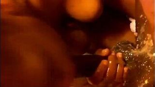 грязная сучка с грязной задницей - порно видео