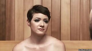 Шлюха связана и трахнута в душе - порно видео