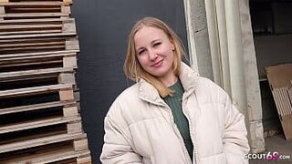 НЕМЕЦКИЙ СКАУТ - немецкая студентка с большой шикарной задницей Мари Хардон сквиртует во время грубого траха на кастинге - порно видео