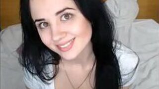 Лучшая красивая сексуальная молодая девушка перед вебкамерой - порно видео